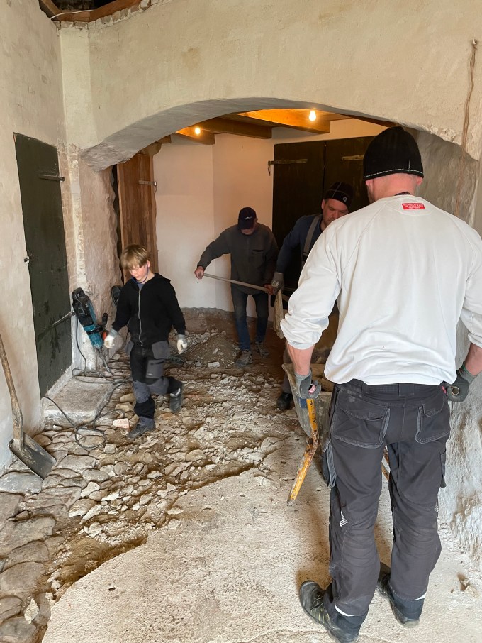 Mølle Kælderen, Vogn porten